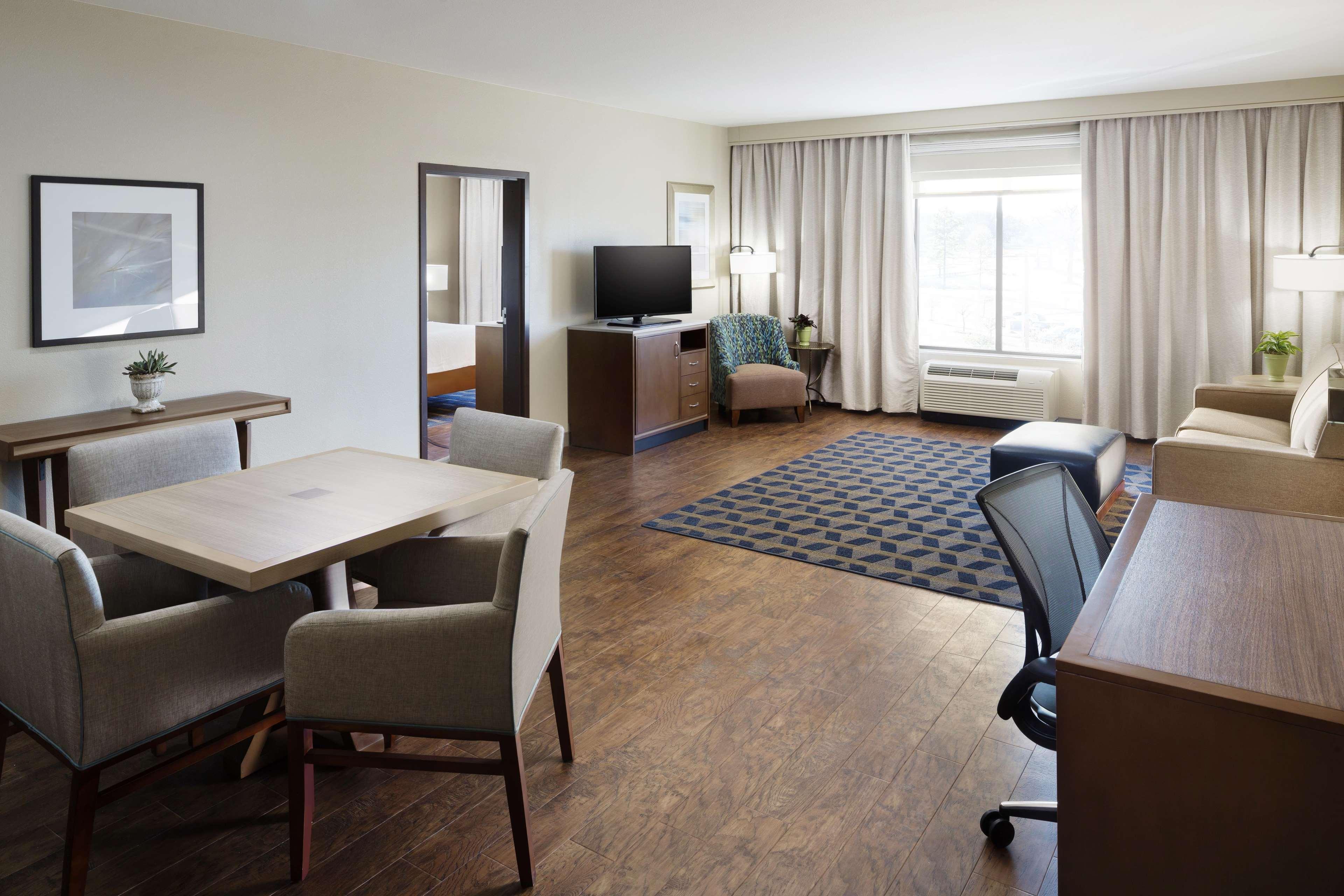Longview Hilton Garden Inn Ngoại thất bức ảnh