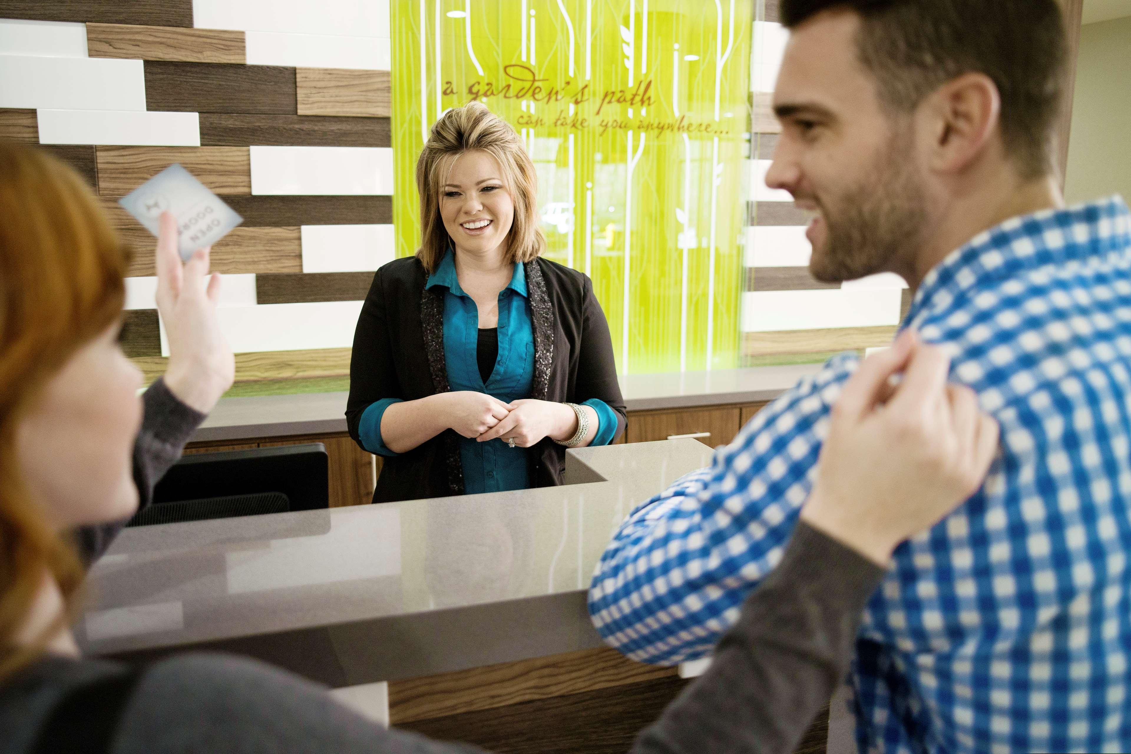 Longview Hilton Garden Inn Ngoại thất bức ảnh