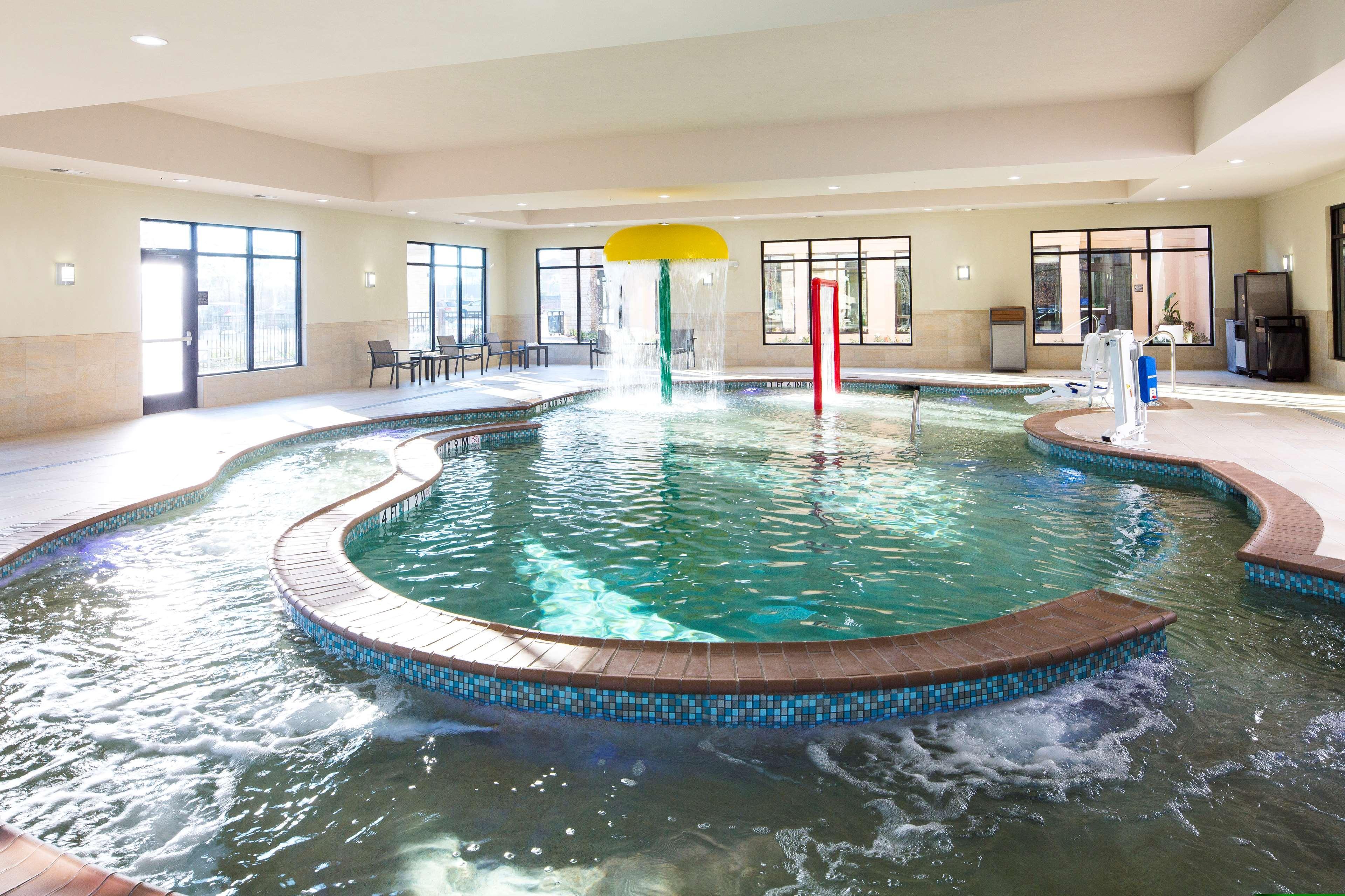 Longview Hilton Garden Inn Ngoại thất bức ảnh